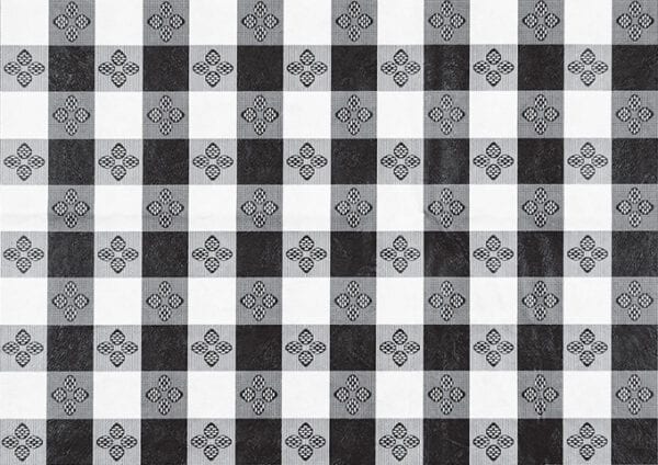 Plastic checkered tablecloth - Image 2